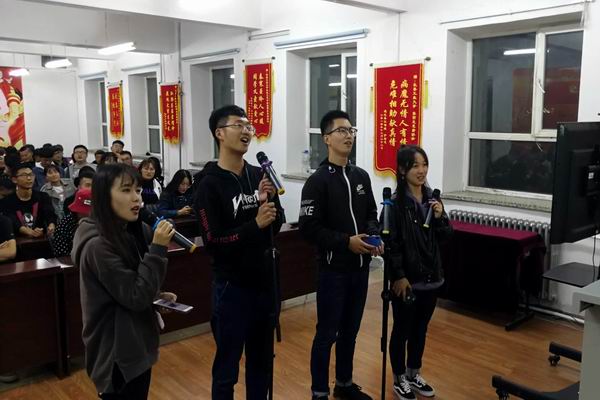 FIFA中国官方网站入口社团联合会举办“喜迎国庆，唱响未来”主题文艺晚会12.jpg